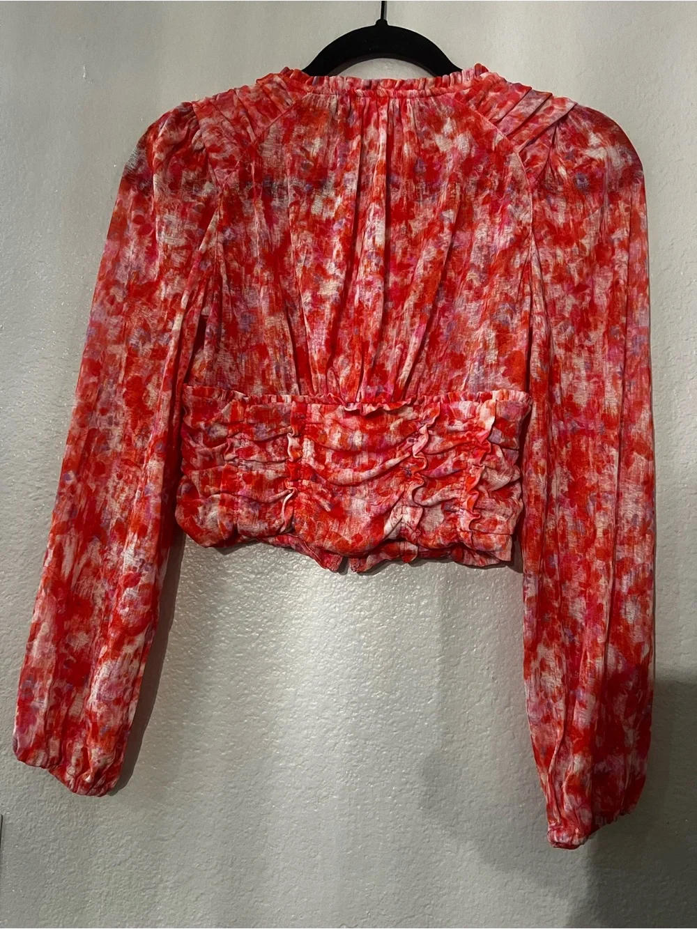 Anthropologie women’s Red-Orange Printed Ruffled Button-Front Top. Preowned